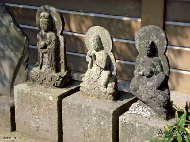 Каменные божества фото