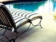 Оформление и дизайн варьируются от мягкого кресла на колесиках до деревянной пляжной кровати с подобием будуара для тени. Для каждого найдется свое решение.