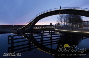 Самый интересный мост для пеших прогулок в Нидерландах