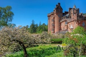 В Шотландии можно купить замок с сокровищами