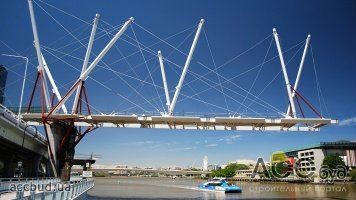 Kurilpa Bridge – мост, обслуживающий себя сам