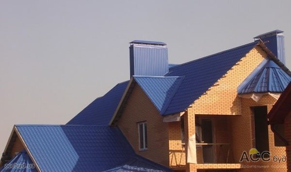 крыша из синей металлочерепицы