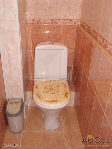 Плитка "под мрамор" в туалете