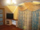 Выбранный стиль подчеркивается текстилем — шторами из натуральных тканей (Фото: А. Ливиненко) (дизайн комнаты дома фото )