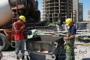 Внутренний рынок Украины можно поднять за счет строительной индустрии - Азаров