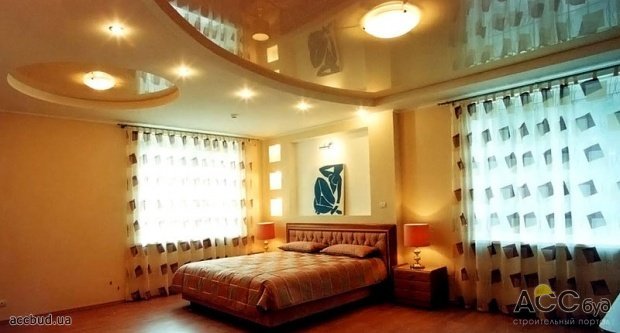 Спальня с подвесным потолком