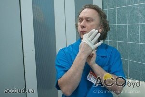 Звезда «Интернов» живет в одной квартире с бывшей супругой