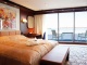 спальня с панорамным окном