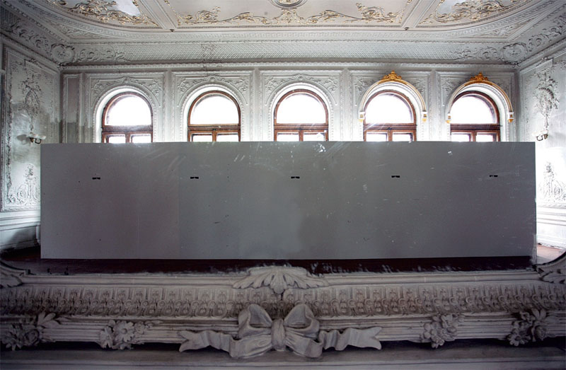 Інсталяція Тараса Полатайко «Scotoma» (2008 р.) в центральній залі Шоколадного будинку