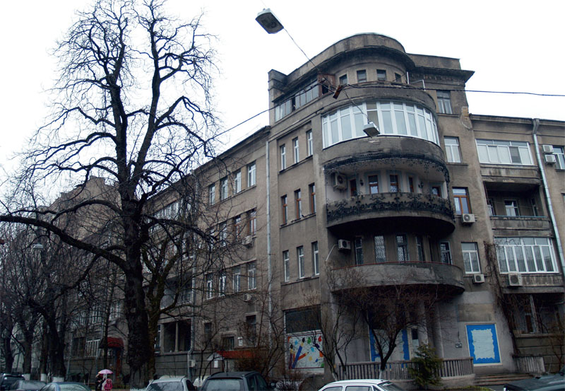 Два фасади буд. по вул. Богомольця (Фото: Поліна Мошенська)