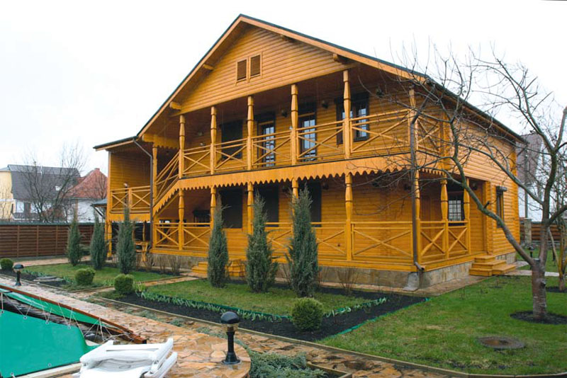 Готовый деревянный дом (Фото: Елена Галич)