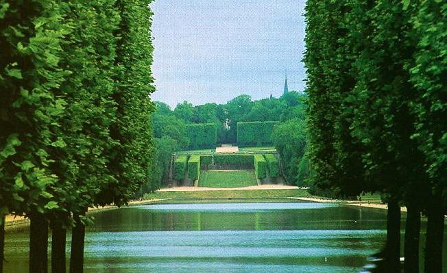 Отличительная черта садов эпохи барокко – доминанта водных горизонталей в композиции