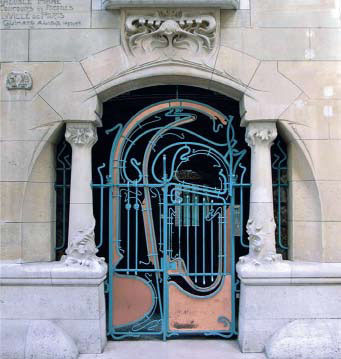 Doorway, Castel Béranger (1895-98) by Hector Guimard, 14 rue La Fontaine, Parist.tif